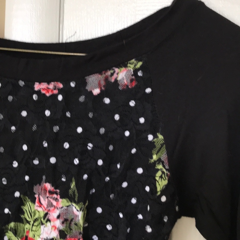 Black top with floral front, from Delia's - Picture 4 of 4